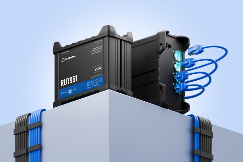 RUT951 PoE+ mobilnet router