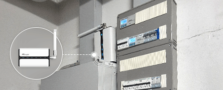 Helytakarékos integráció: A Milesight UG65 LoRaWAN gateway telepítése a társasház központi gépészeti helyiségében. Az IP65-ös védettség és a kompakt kialakítás lehetővé teszi a biztonságos elhelyezést ipari környezetben is.